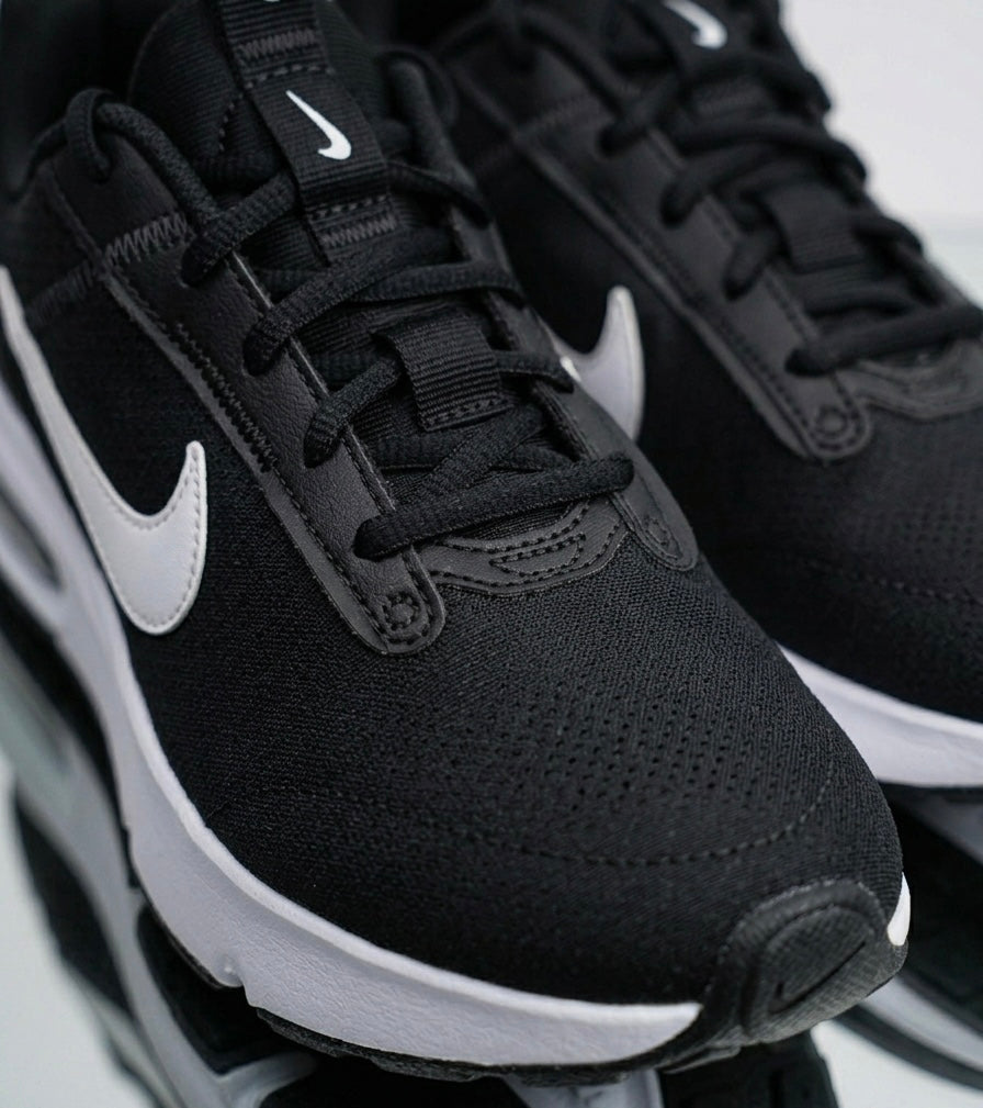 Baskets Nike Air Max Solo – Noir/Blanc