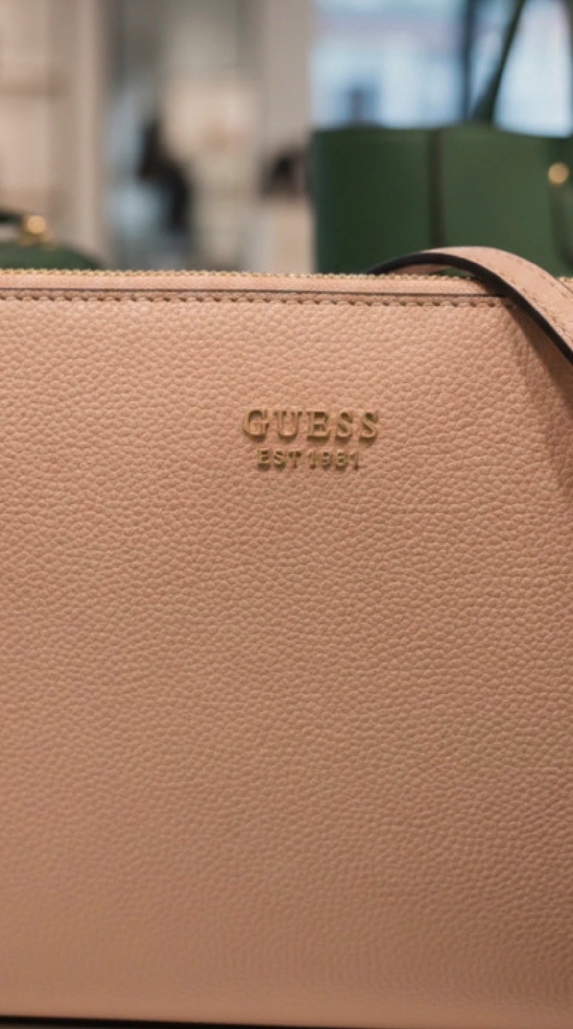 Sac à Bandoulière GUESS – Rose Poudré