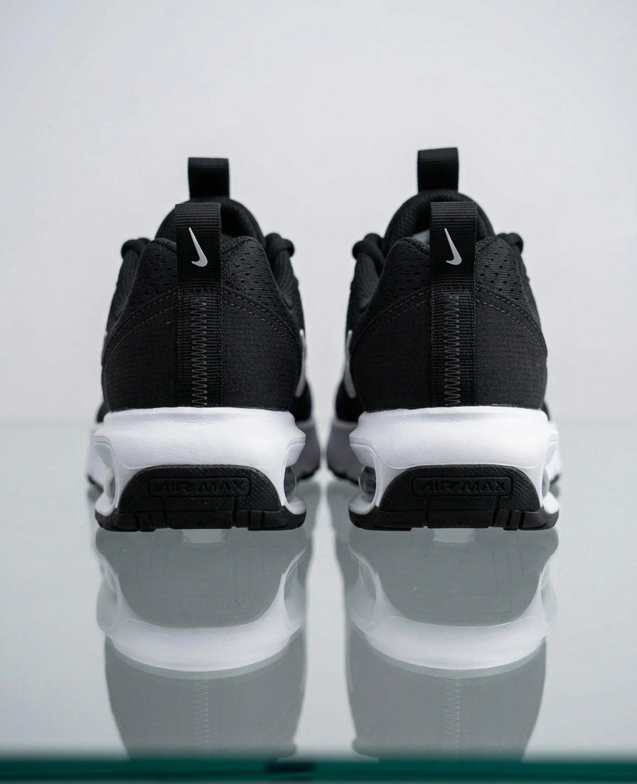Baskets Nike Air Max Solo – Noir/Blanc