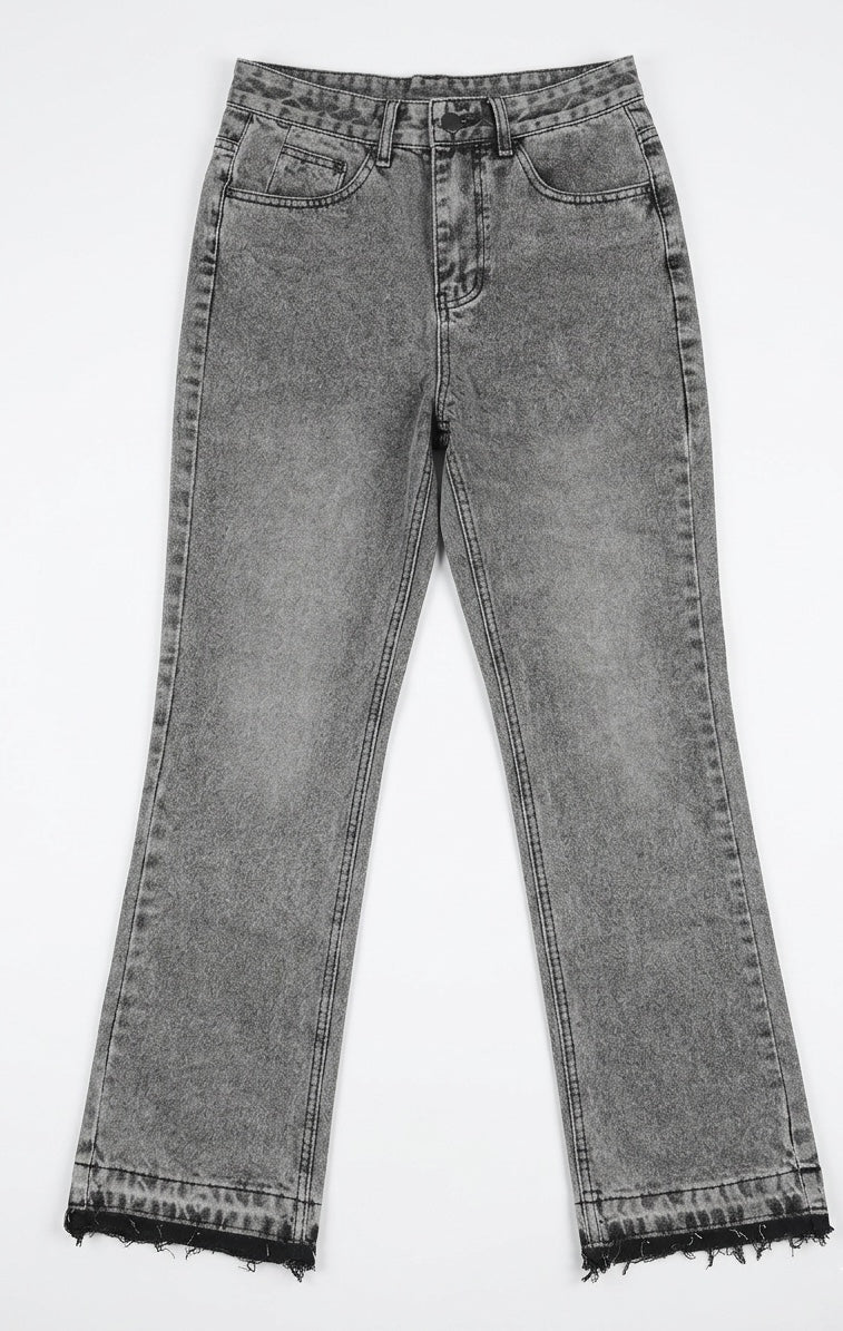 Jean Droit Gris Délavé – Finitions Raw Hem