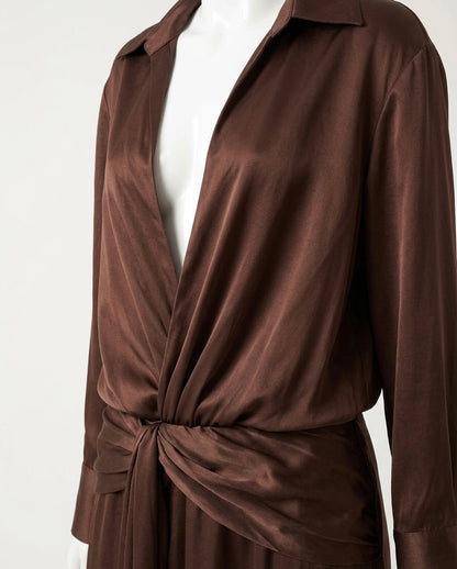 Robe Longue Satinée Chocolat - Coupe Cache-Cœur