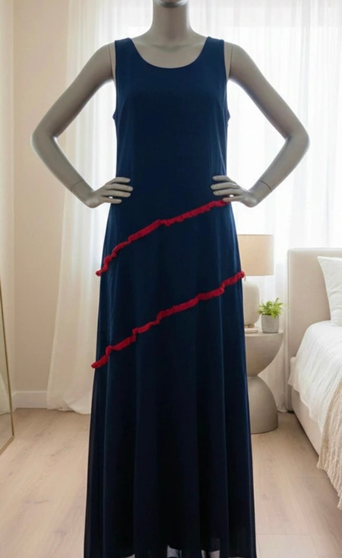 Robe Longue Fluide Marine & Volants Rouges