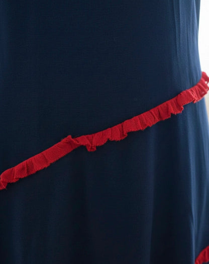 Robe Longue Fluide Marine & Volants Rouges