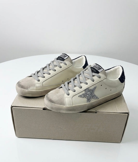 Sneakers Golden Goose Super-Star Cuir — Étoile Pailletée Argent & Contrefort Bleu Marine Glitter