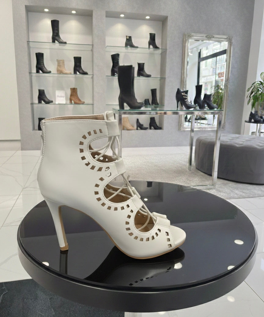 Escarpins à Lacets et Découpes Laser – Blanc Pur