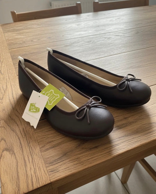 Ballerines en cuir chocolat Du Pareil au Même
